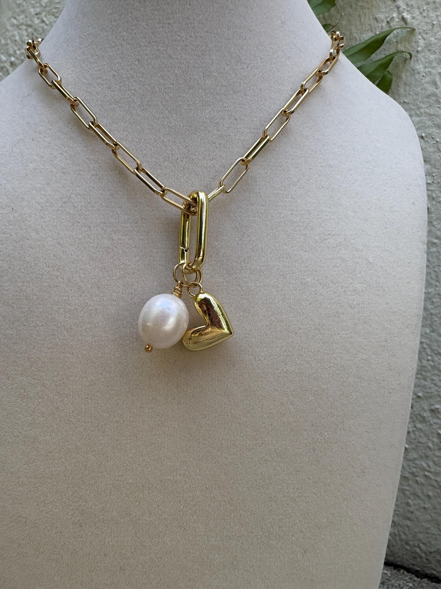 Hanging pearl and heart necklace