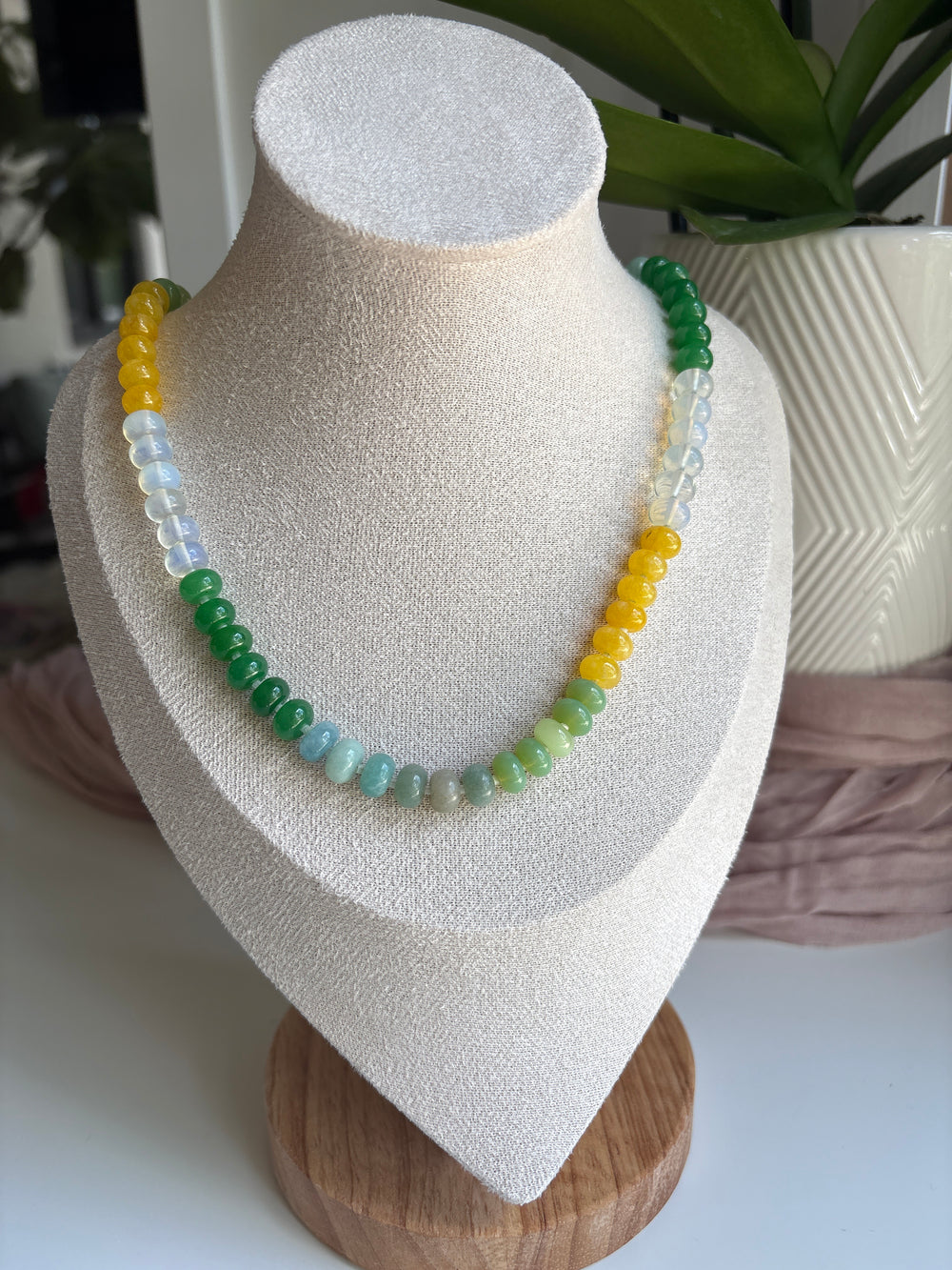 Green Tones Agate Necklace - Sky’s Gem Box