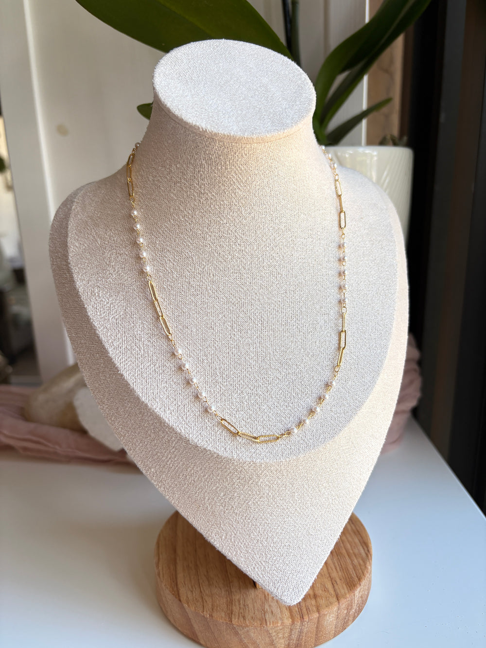 Dainty pearl Chain - Sky’s Gem Box