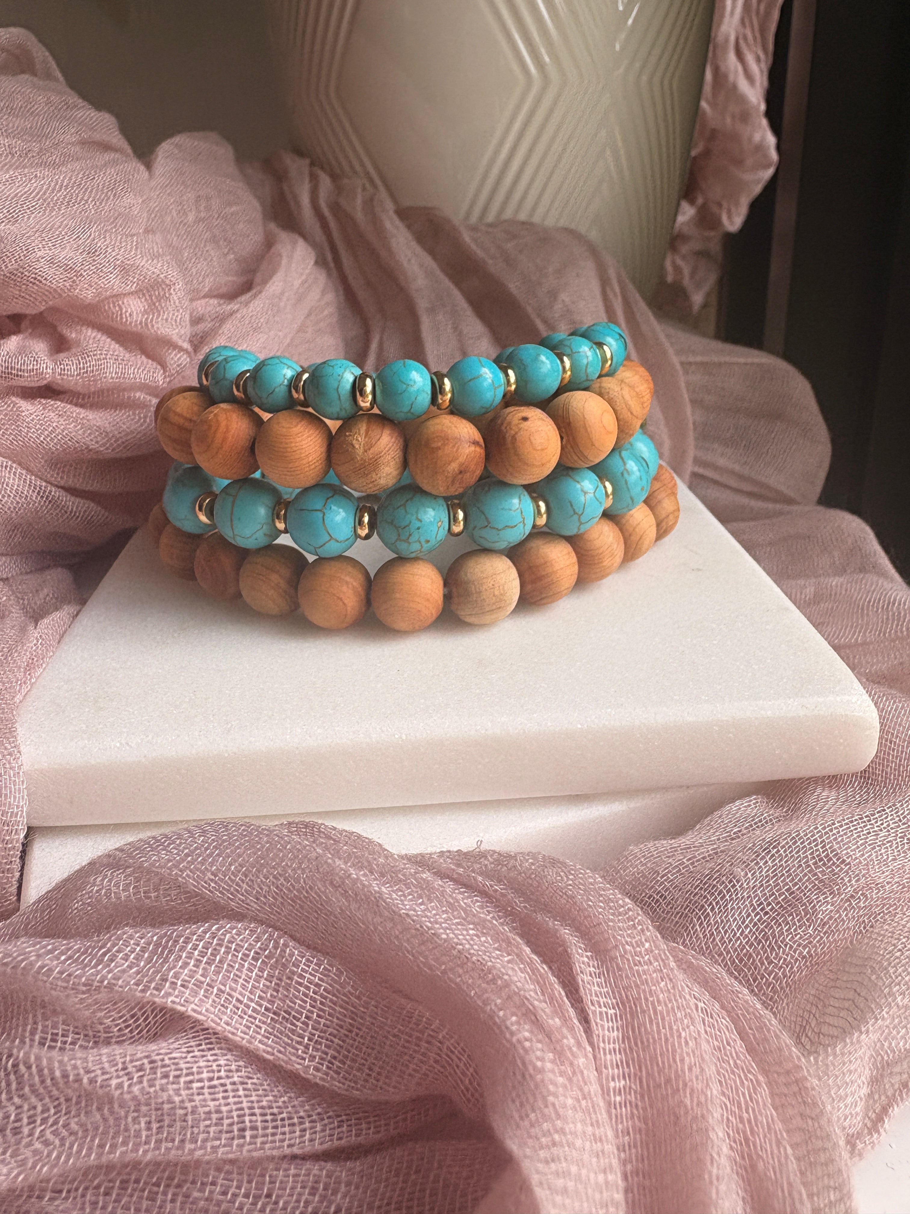 Turquoise dyed Howlite Bracelet