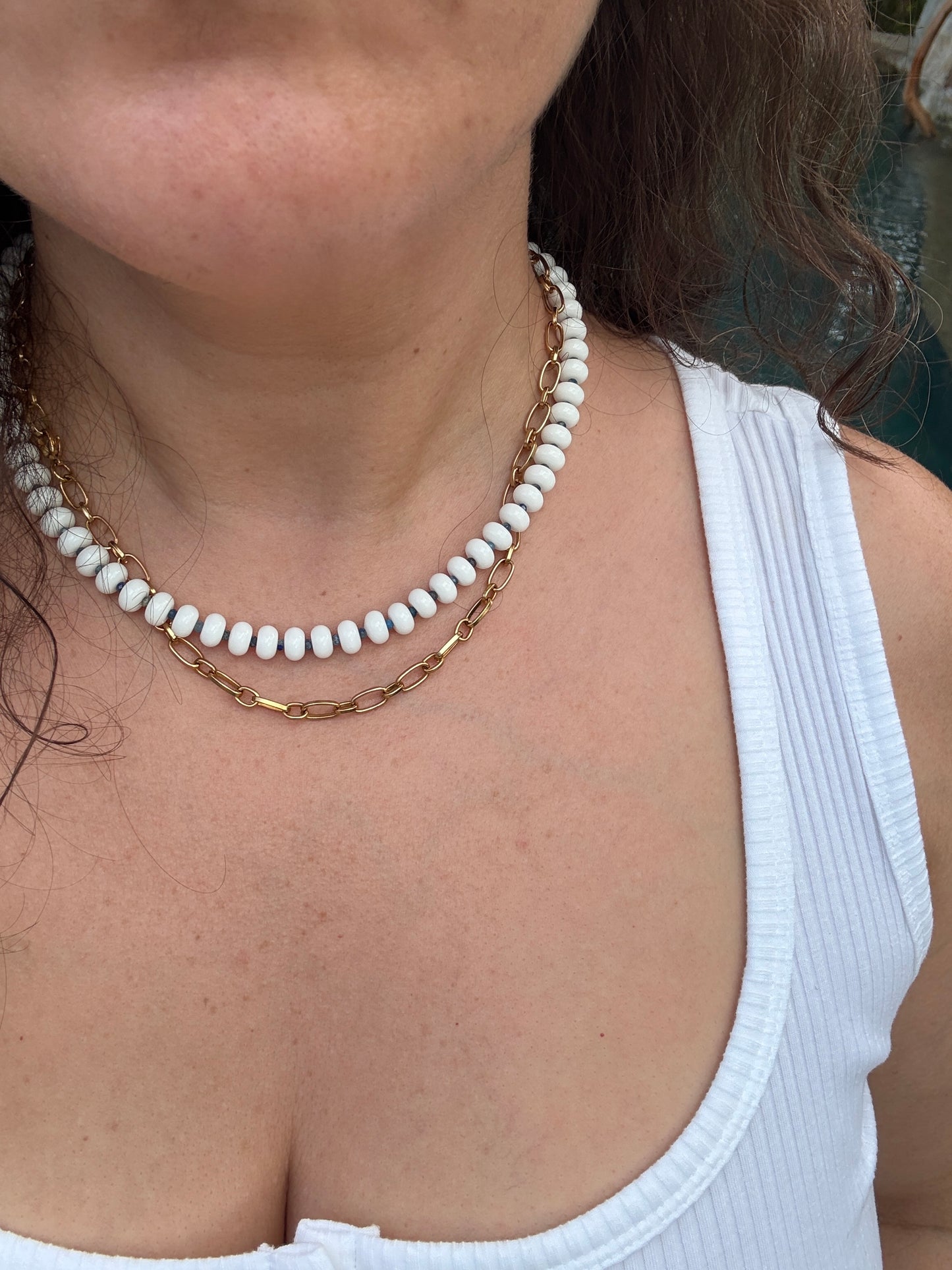 White Agate and Lapis Lazuli Bead Necklace