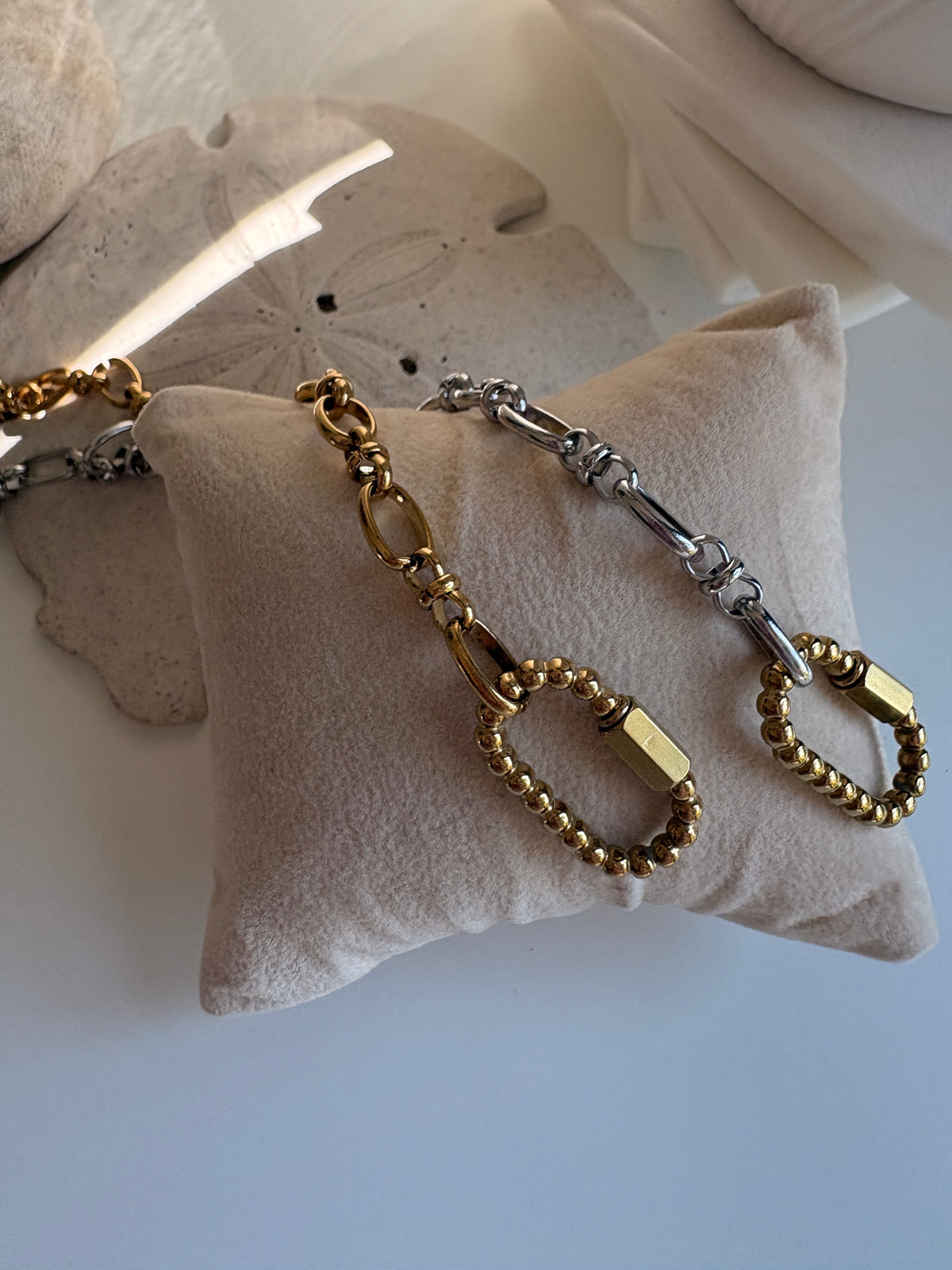 The Everyday Link Bracelet with Bubble Carabiner