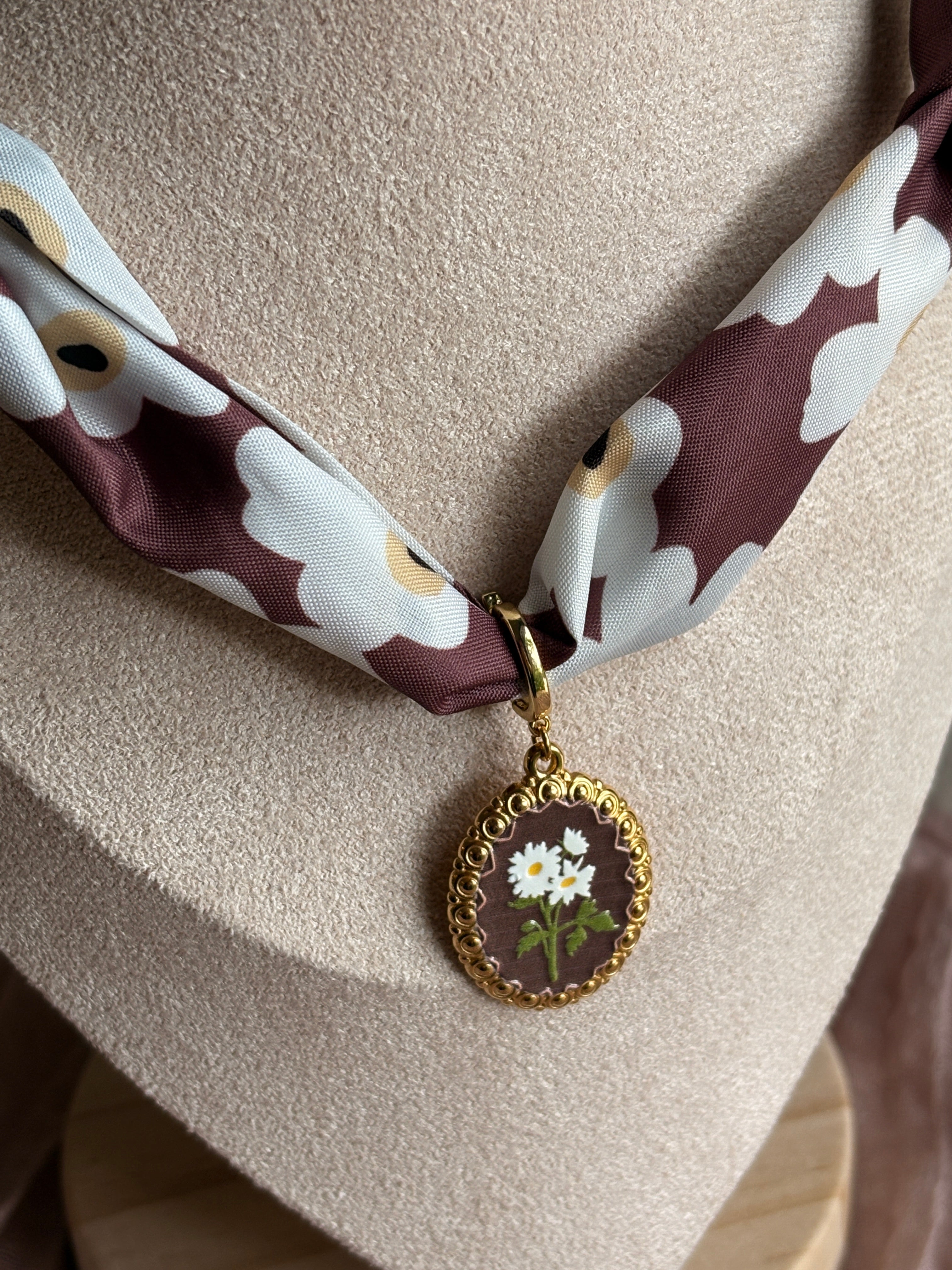 Brown Scarf with Flower Pedant - Sky’s Gem Box