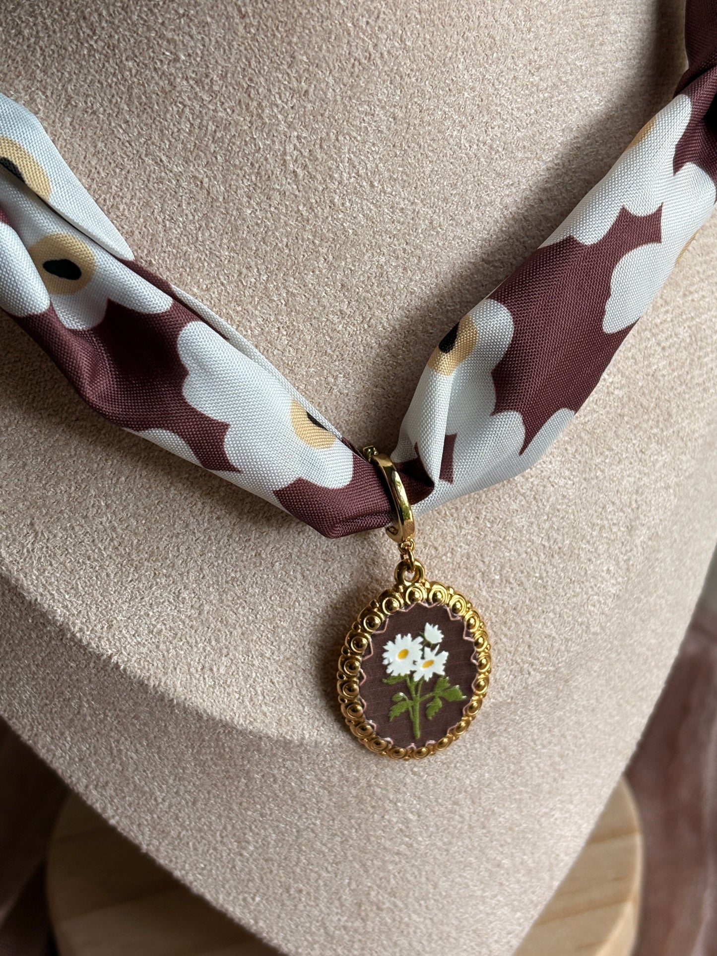 Brown Scarf with Flower Pedant - Sky’s Gem Box