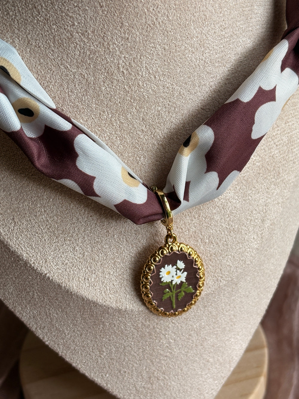 Brown Scarf with Flower Pedant - Sky’s Gem Box