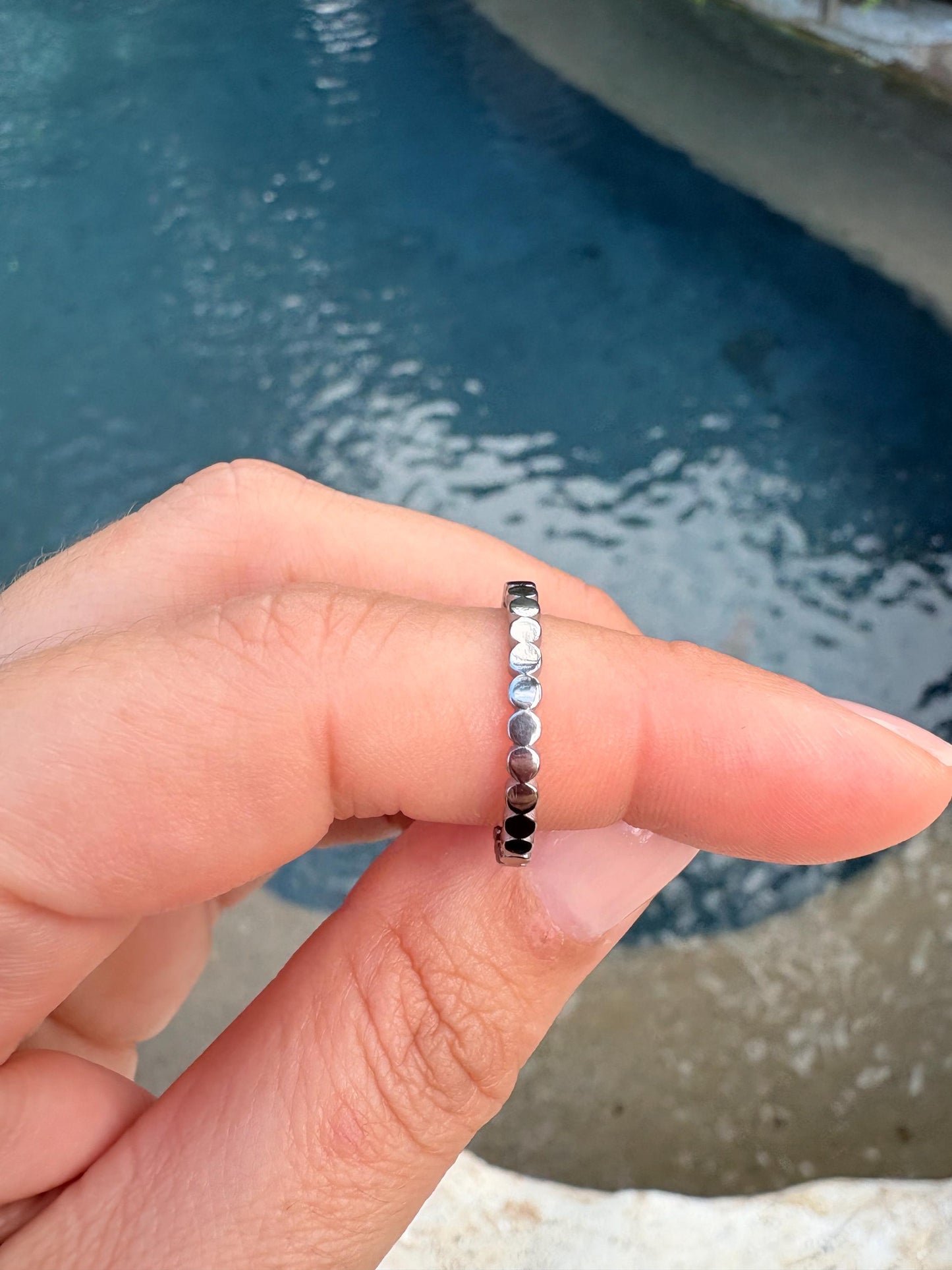 Flat circle stackable rings
