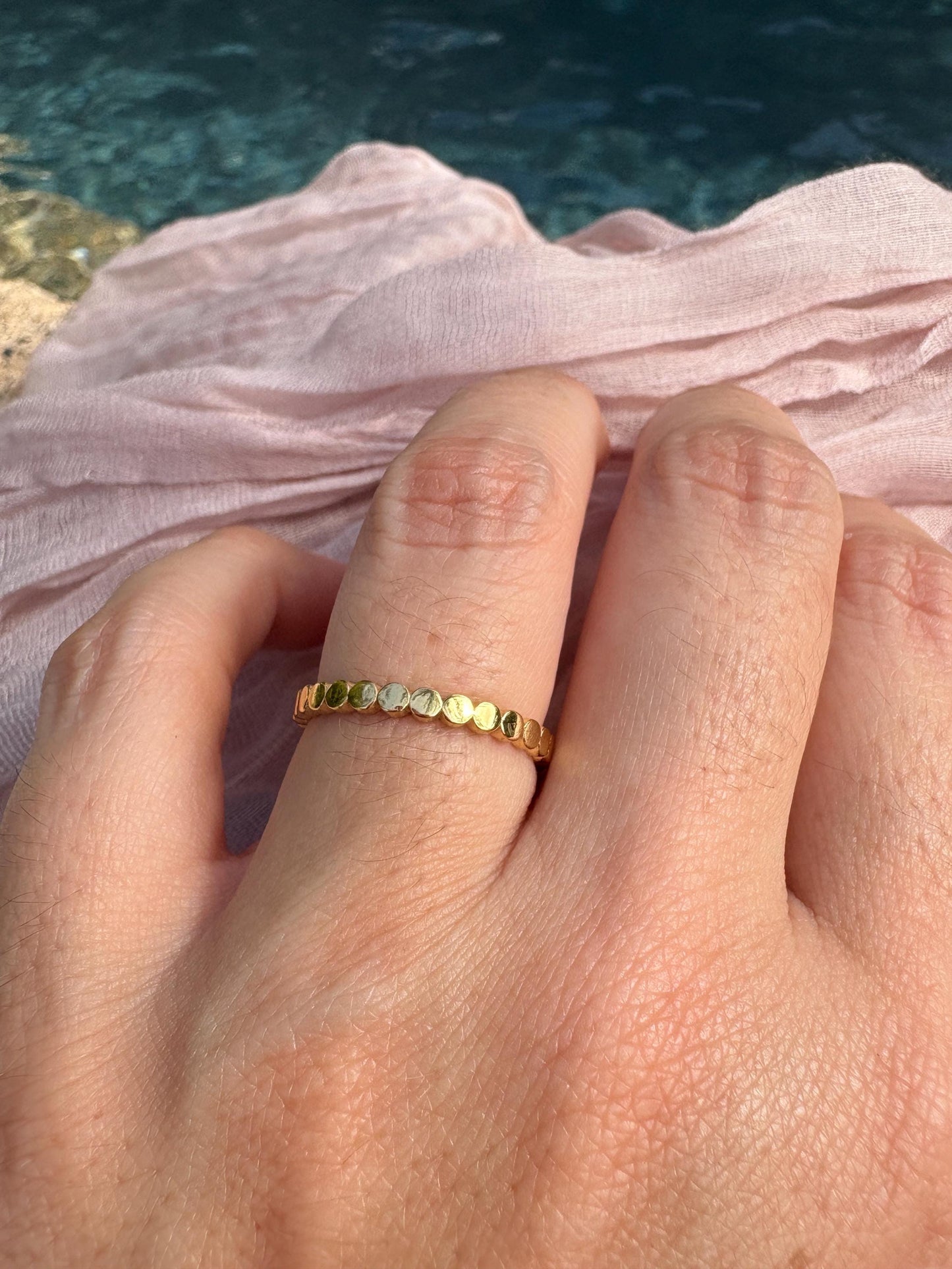 Flat circle stackable rings