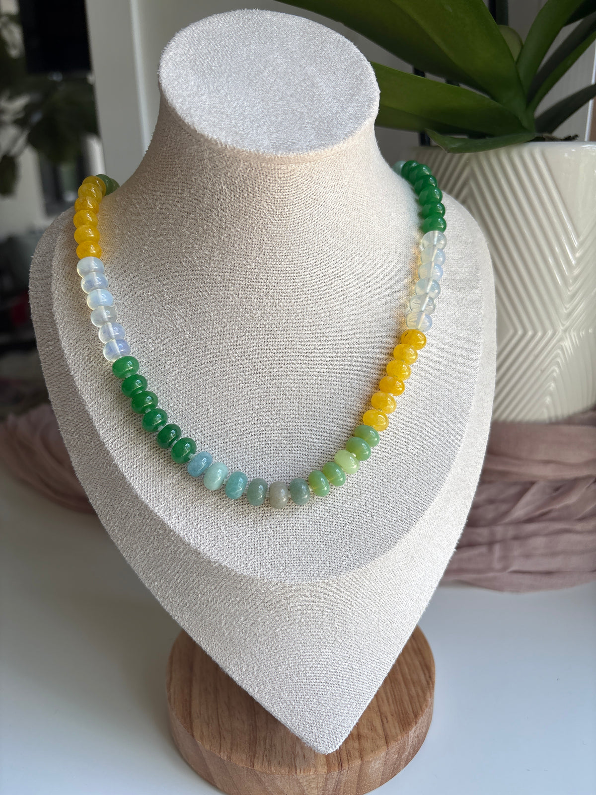 Green Tones Agate Necklace - Sky’s Gem Box