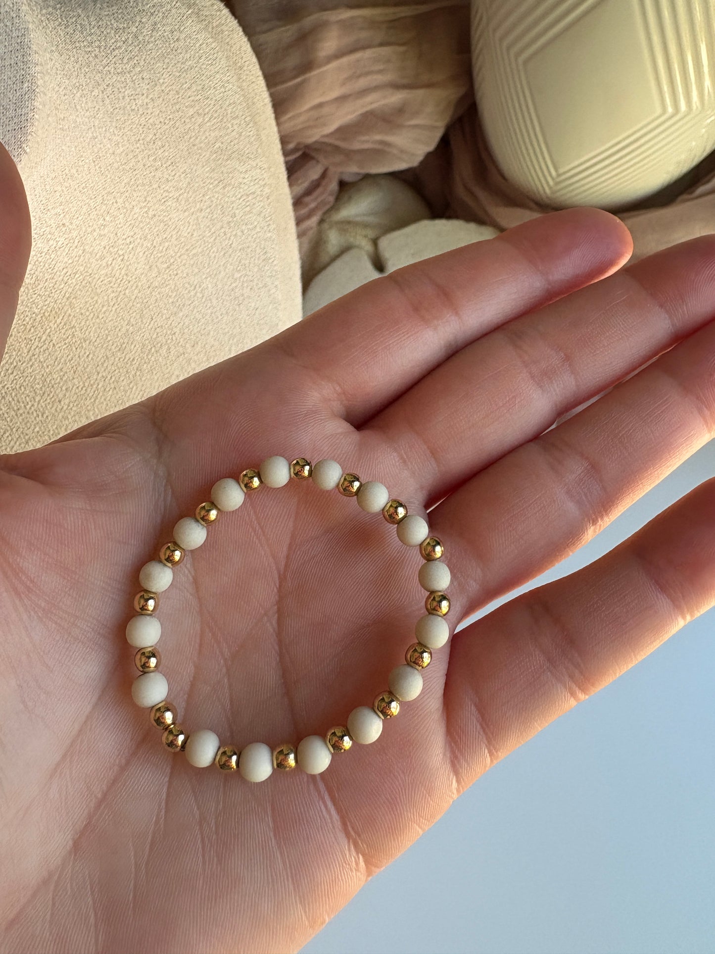 Kids- Crème & Gold Beaded Bracelet