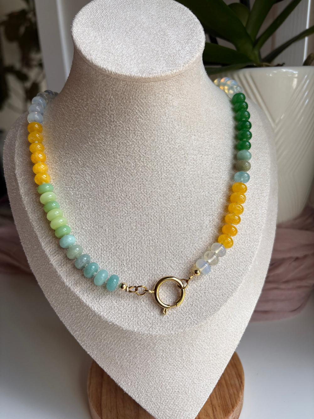 Green Tones Agate Necklace - Sky’s Gem Box