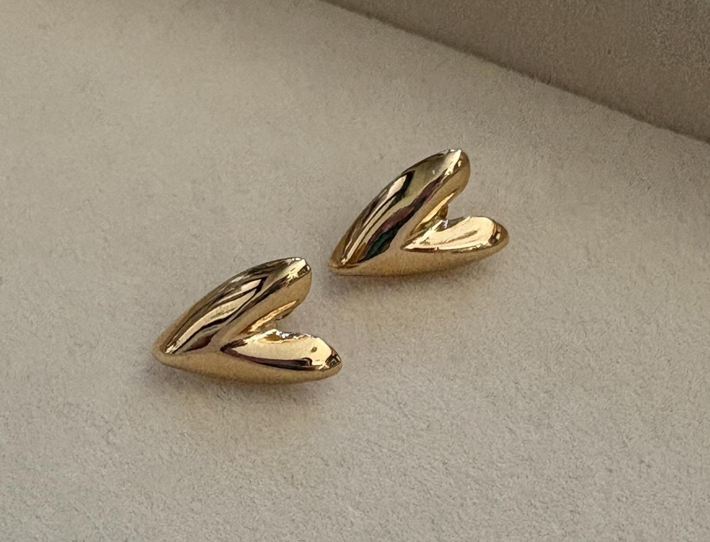 Heart studs